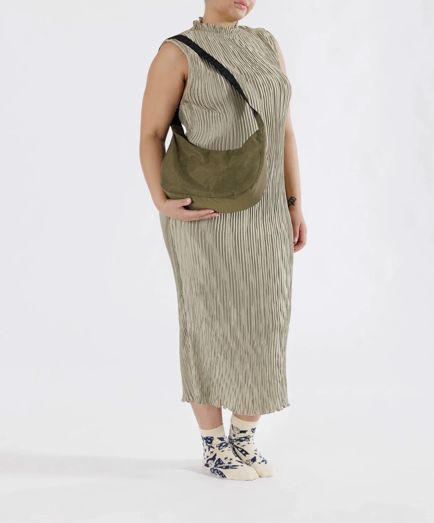 Baggu-Medium Nylon Crescent Bag // Seaweed
