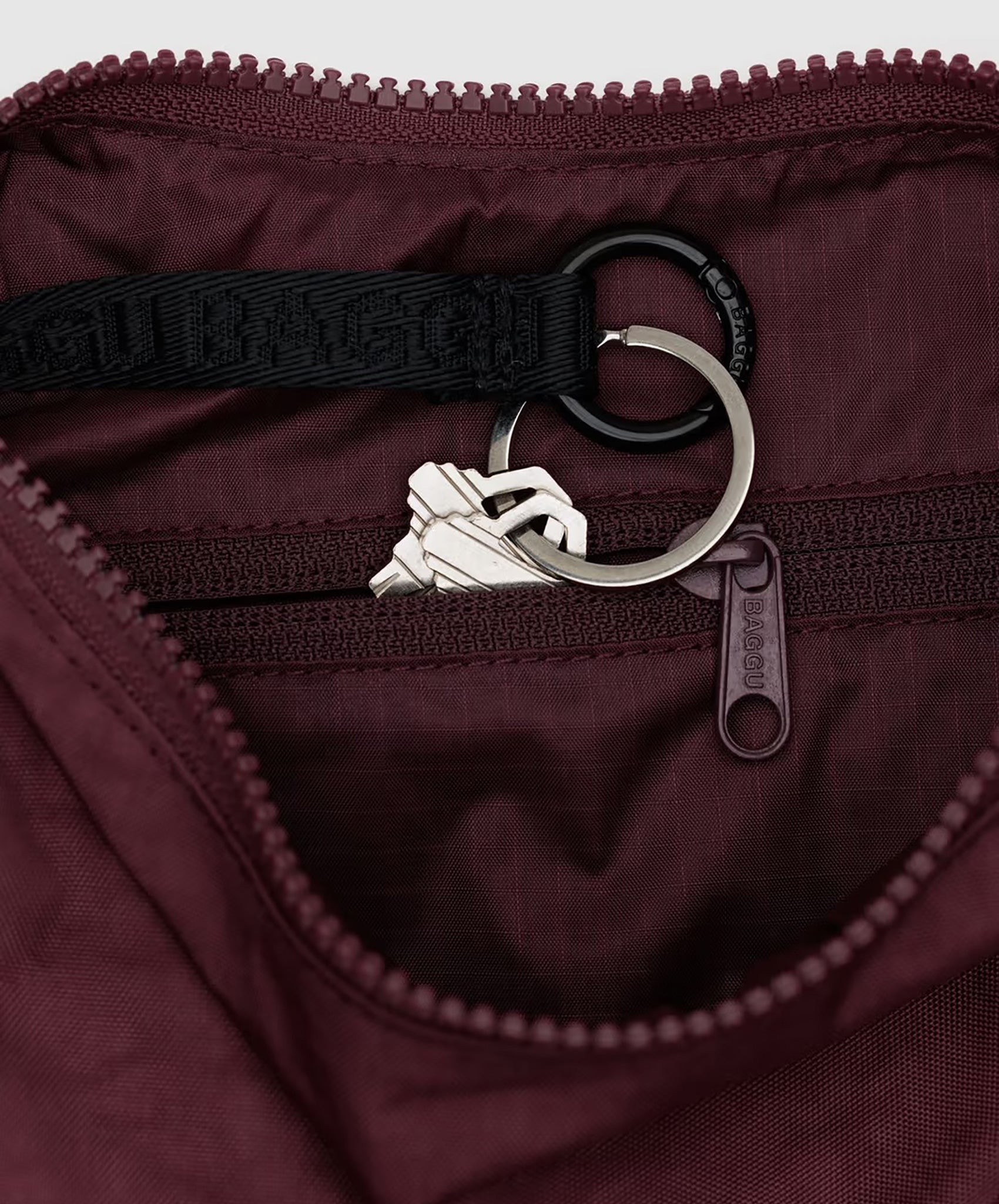 Baggu-Small Nylon Crescent Bag // Mahogany