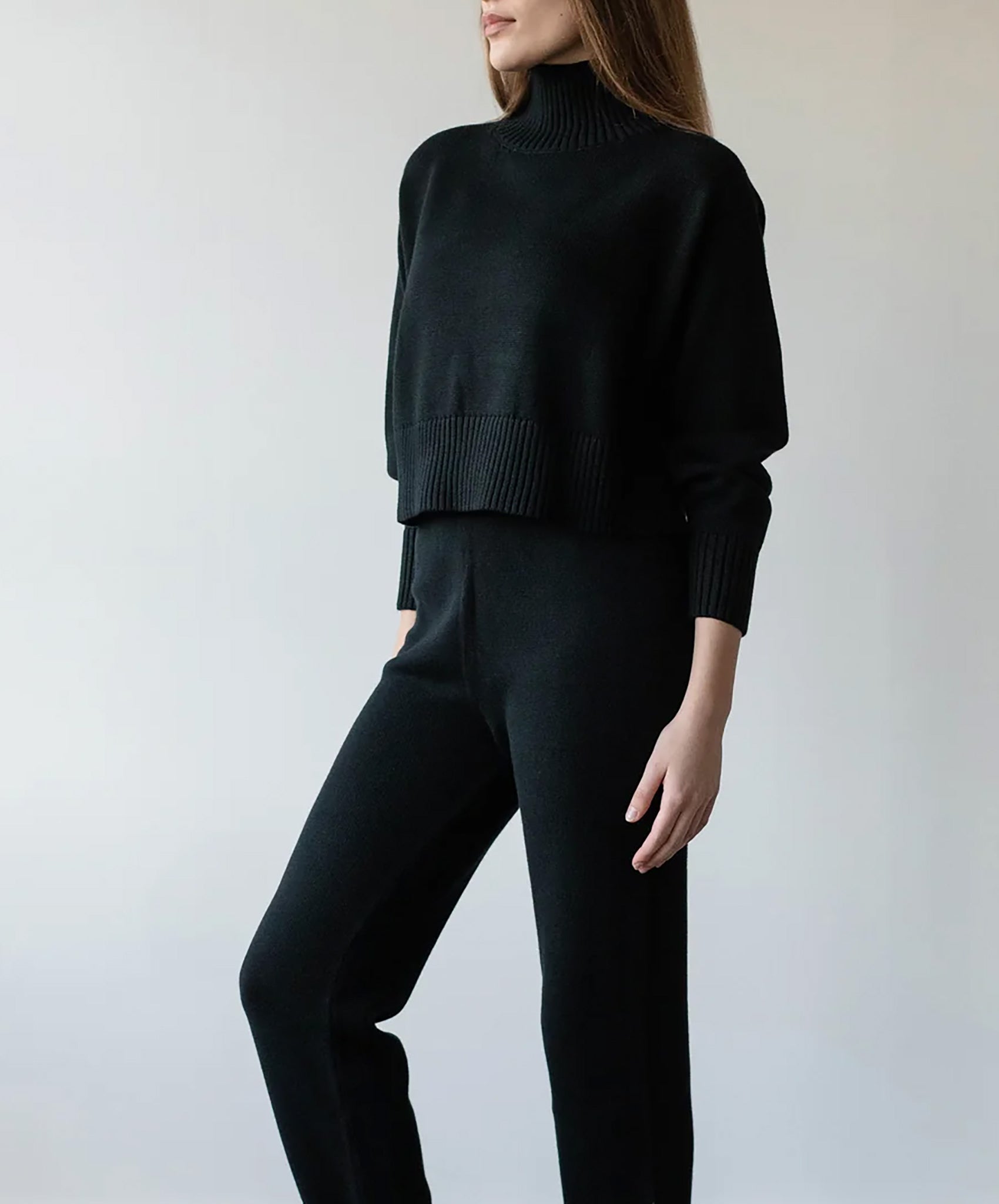 First Rite-Crop Turtleneck // Black