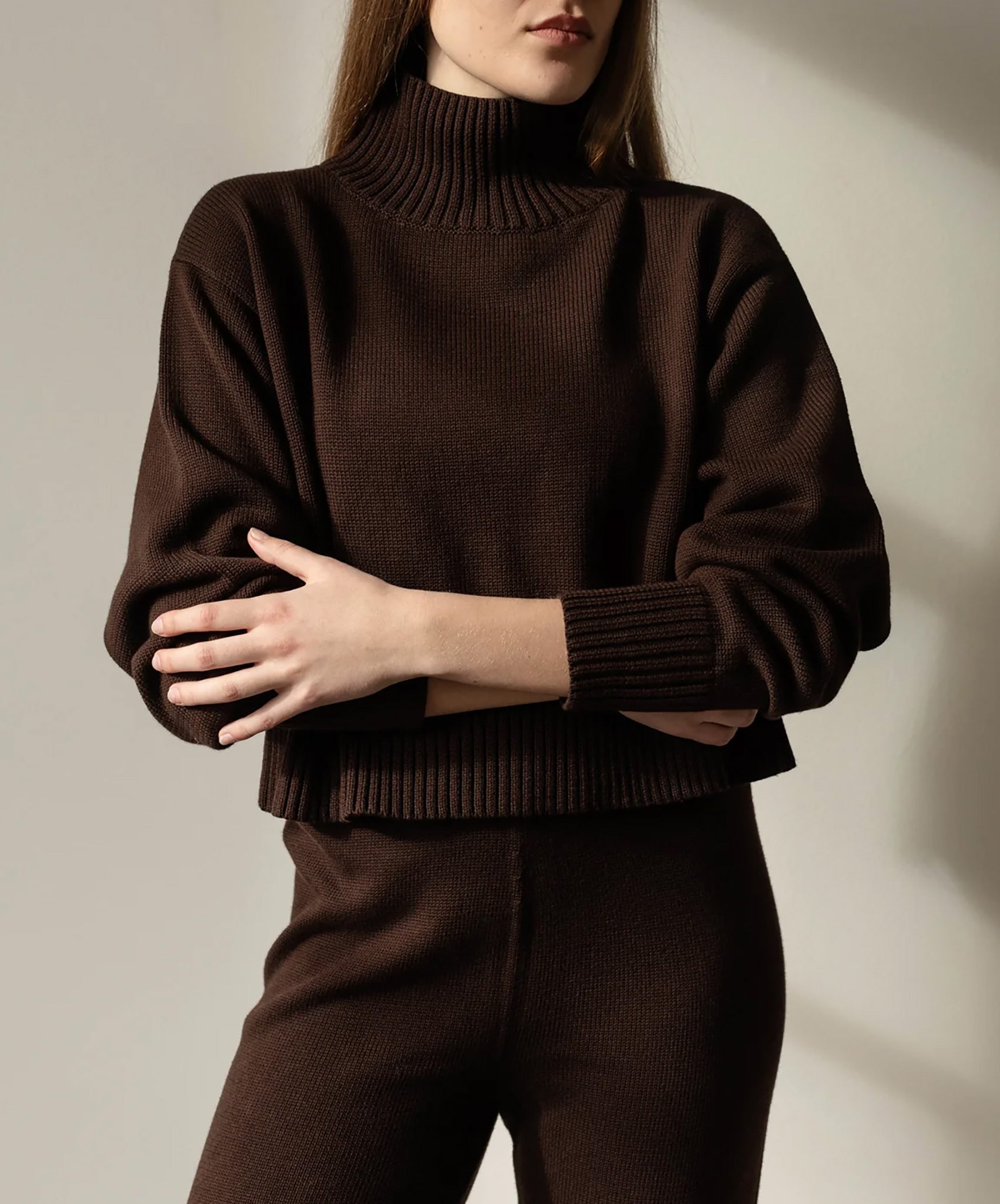 First Rite-Crop Turtleneck // Walnut