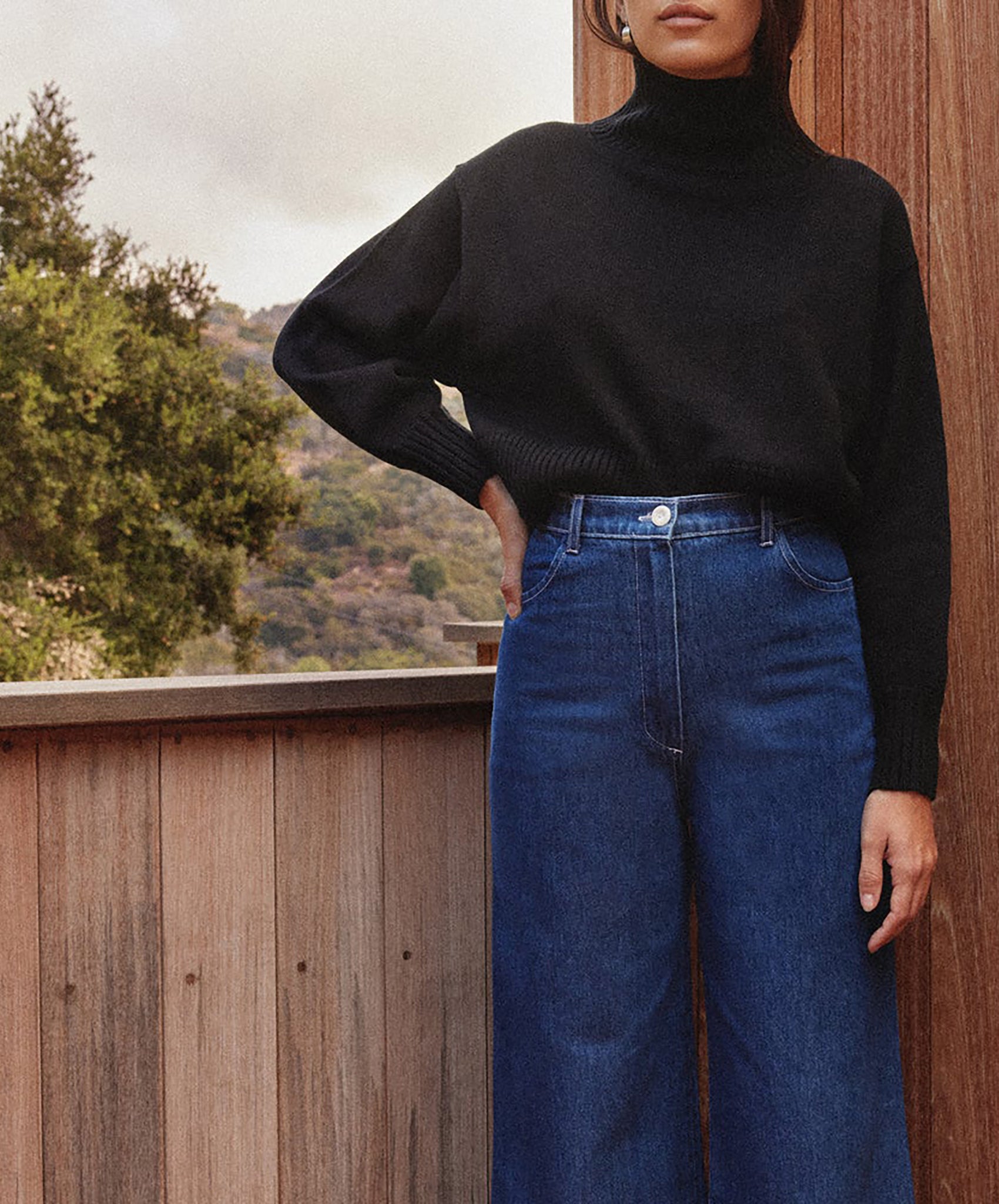 First Rite-Crop Turtleneck // Black