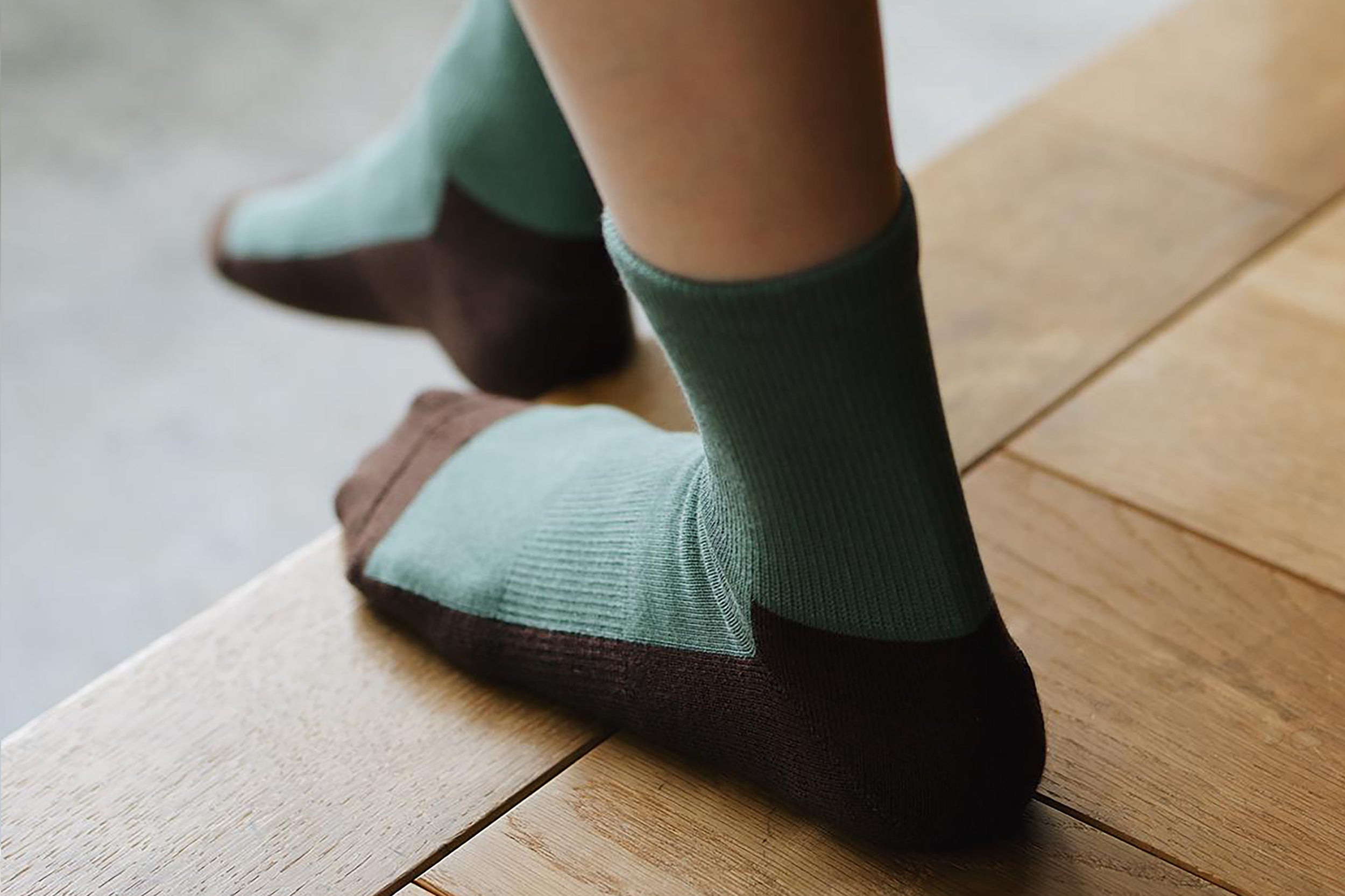 Nishiguchi-Cotton Cashmere Walk Sock