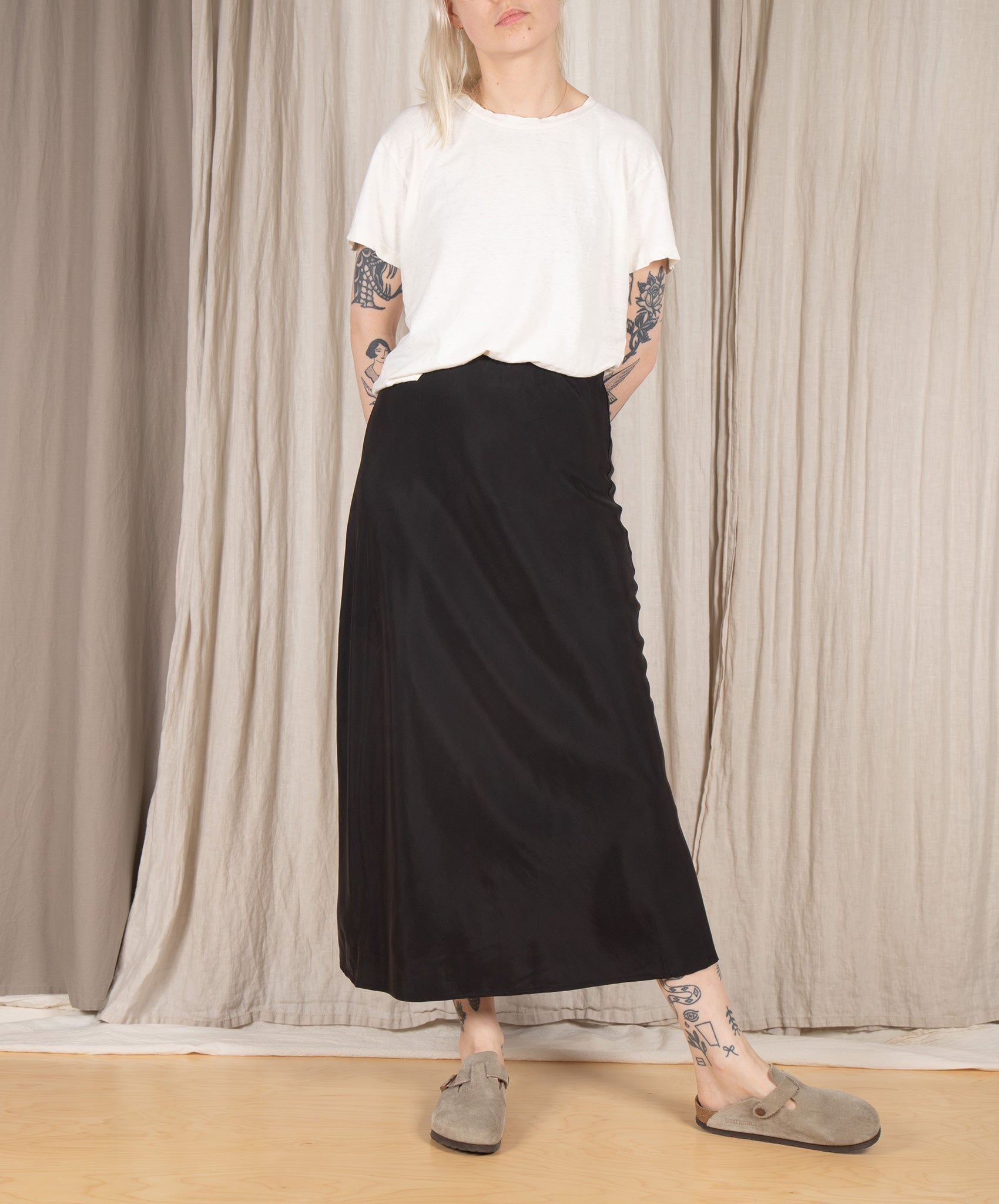 Ali Golden-Slim Midi Skirt // Black