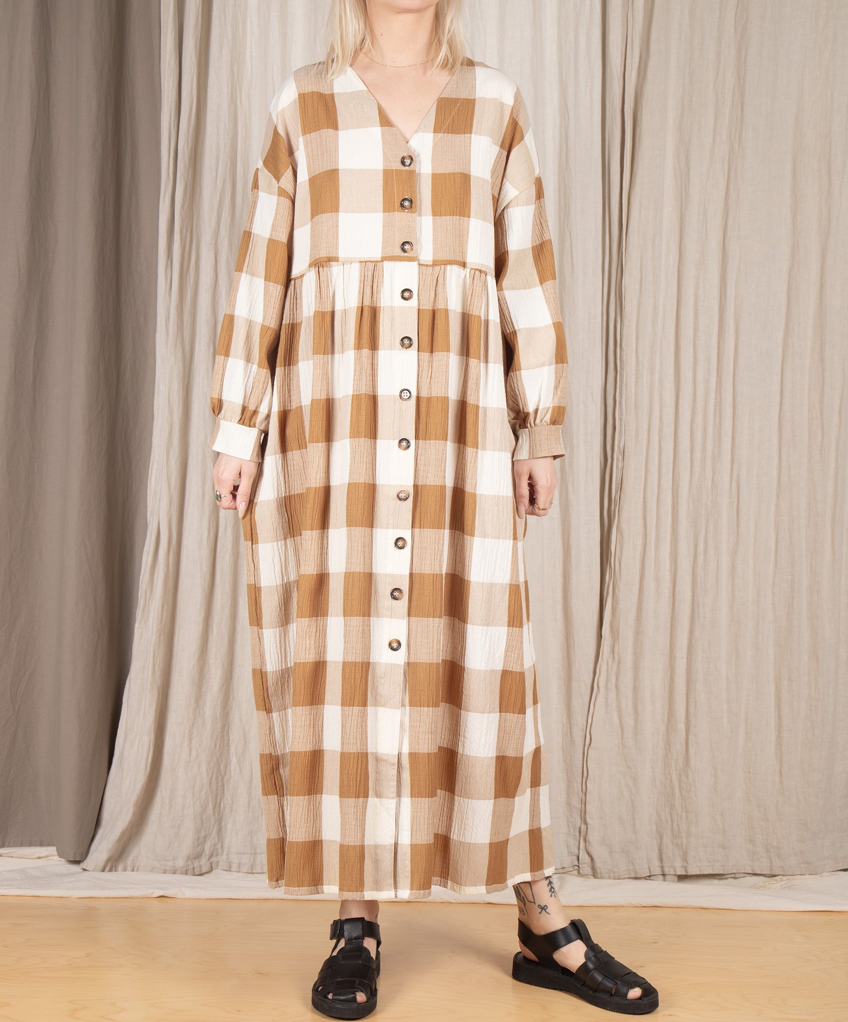 Rita Row-Cal Oversize V-neck Dress // Brown Check