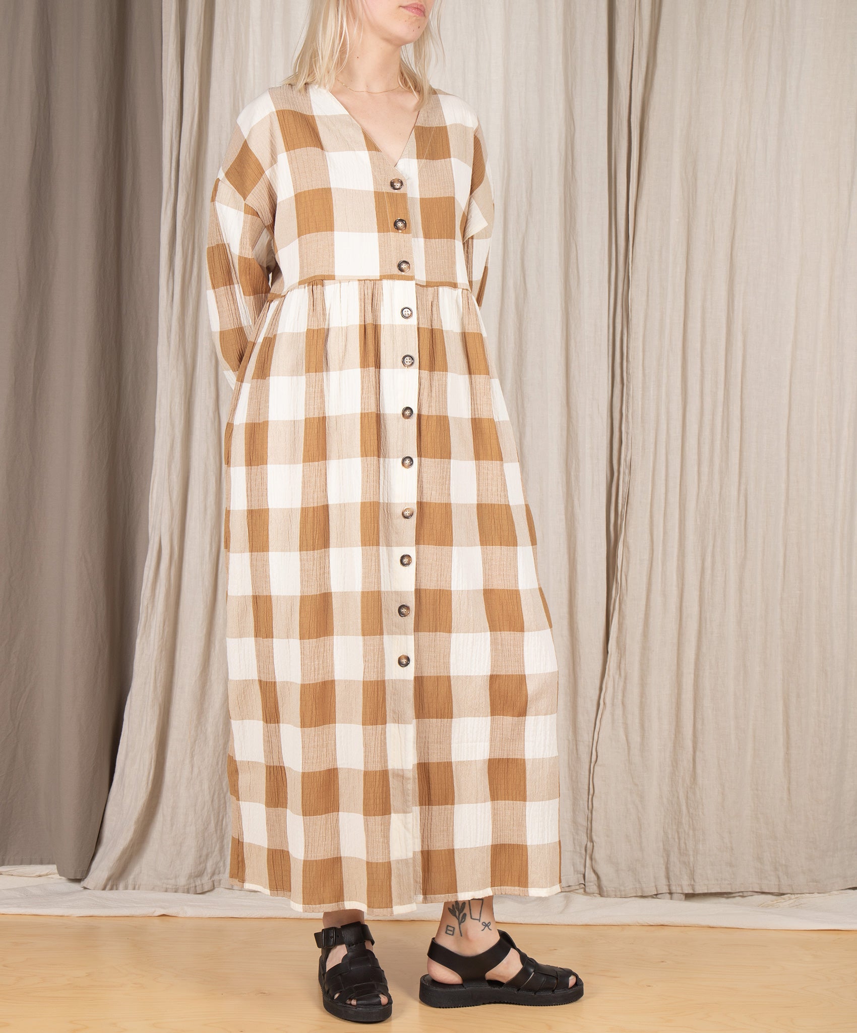 Rita Row-Cal Oversize V-neck Dress // Brown Check