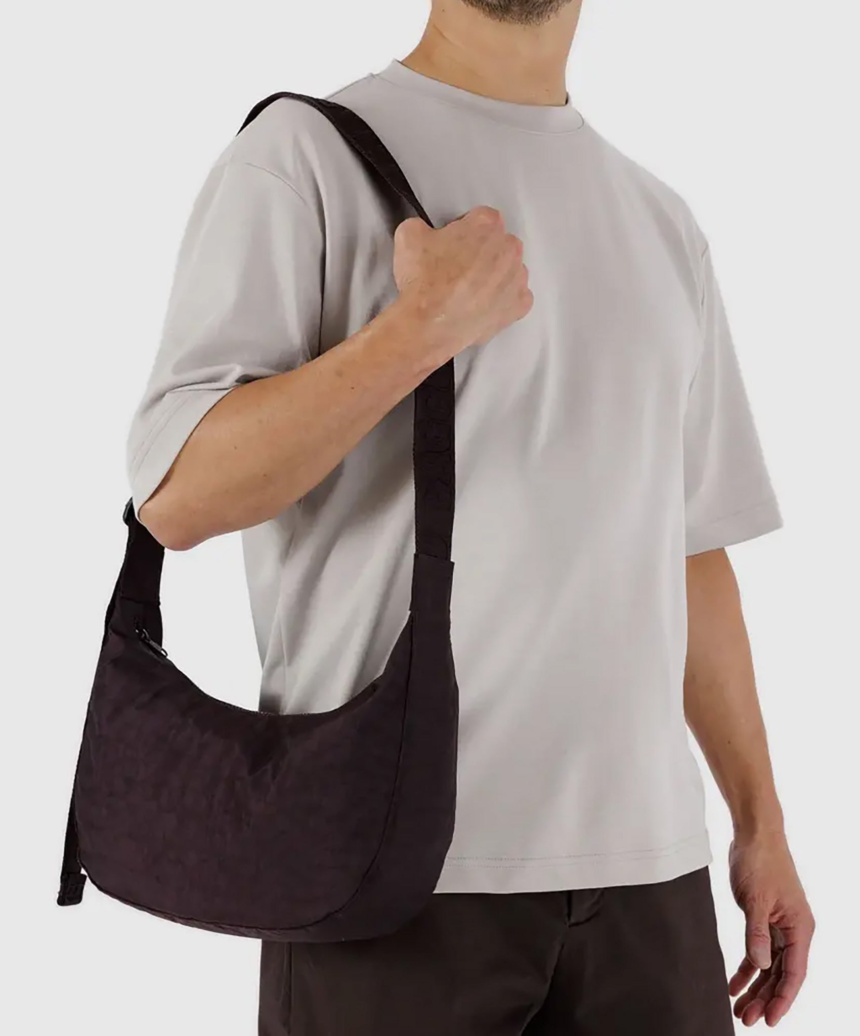 Baggu-Medium Nylon Crescent Bag // Chocolate Plum