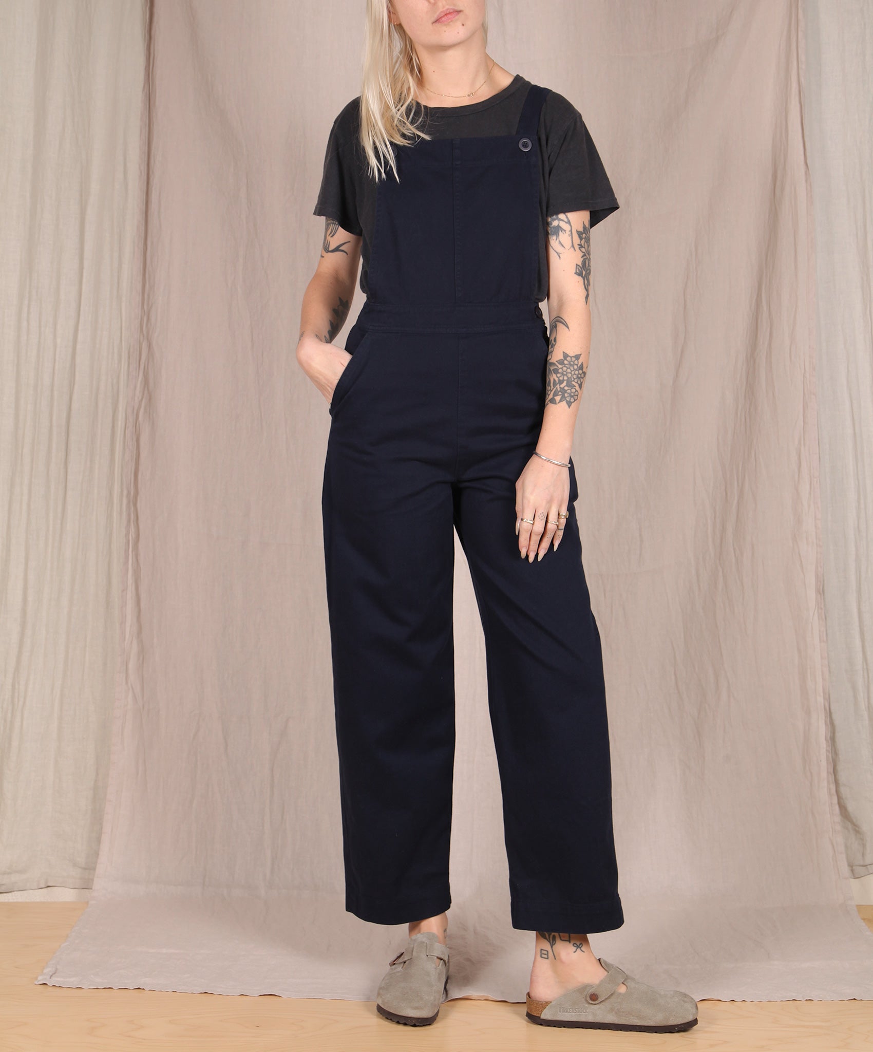 Ali Golden-Fitted Overall Jumper // Navy