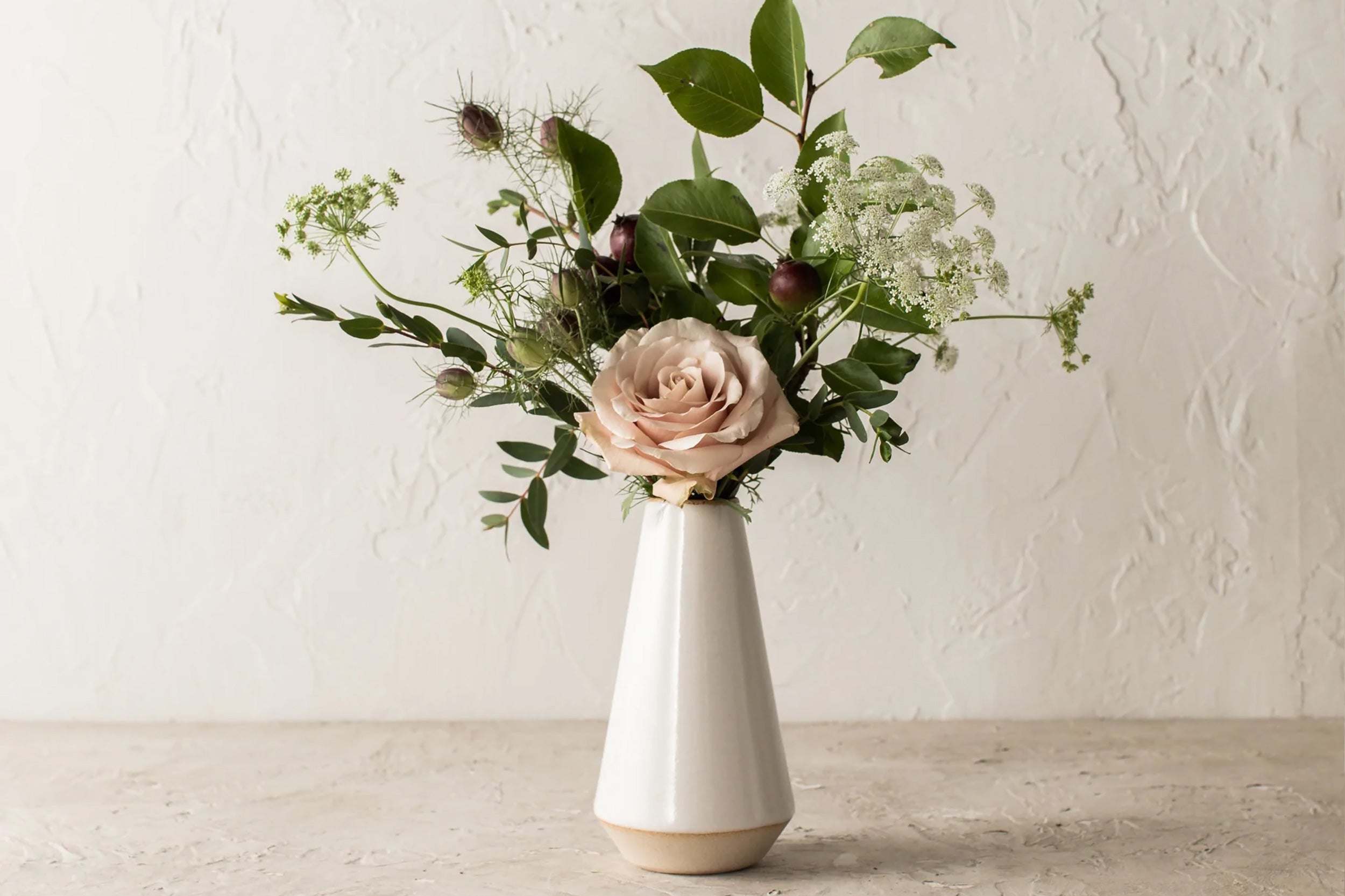 Convivial-Minimal Bud Vase
