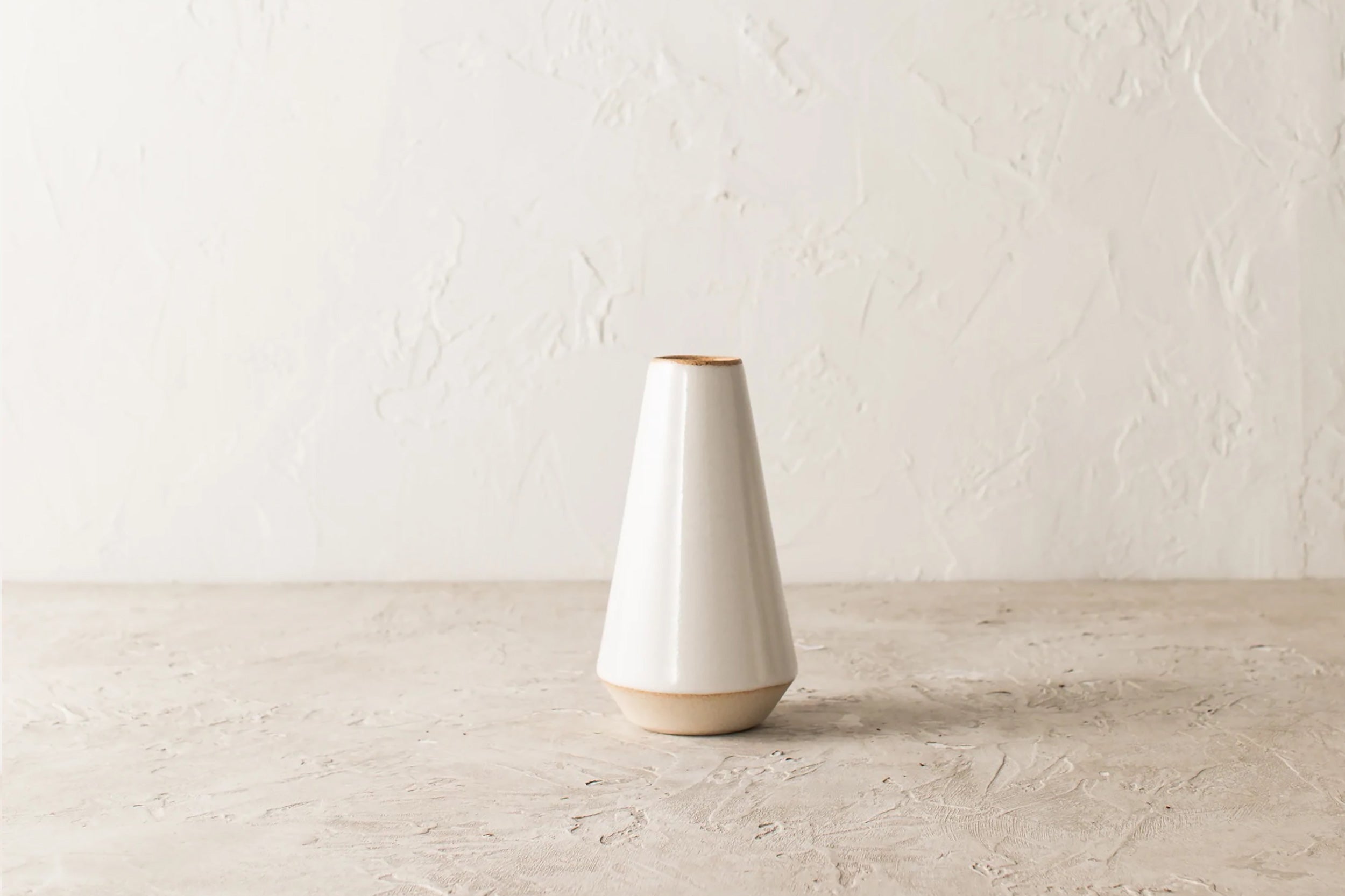 Convivial-Minimal Bud Vase