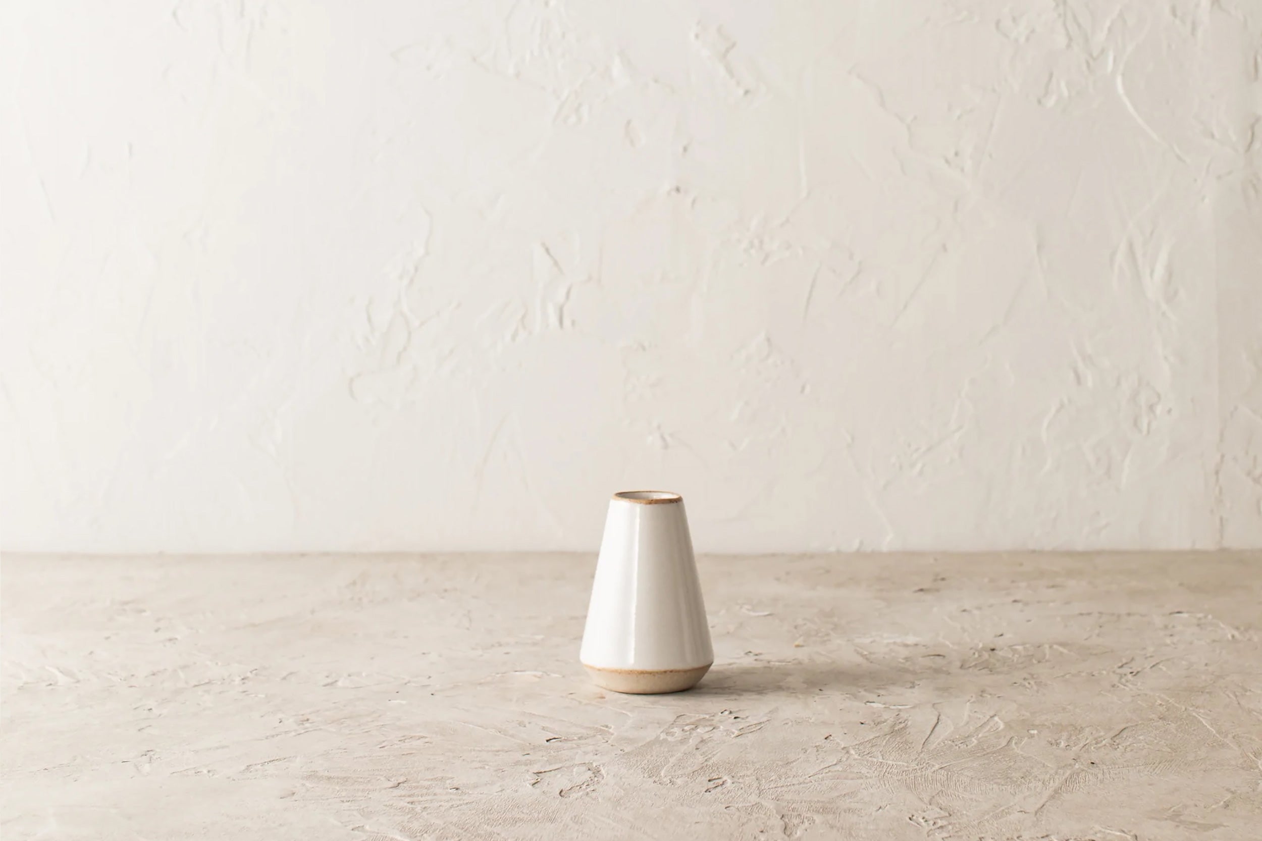 Convivial-Minimal Bud Vase