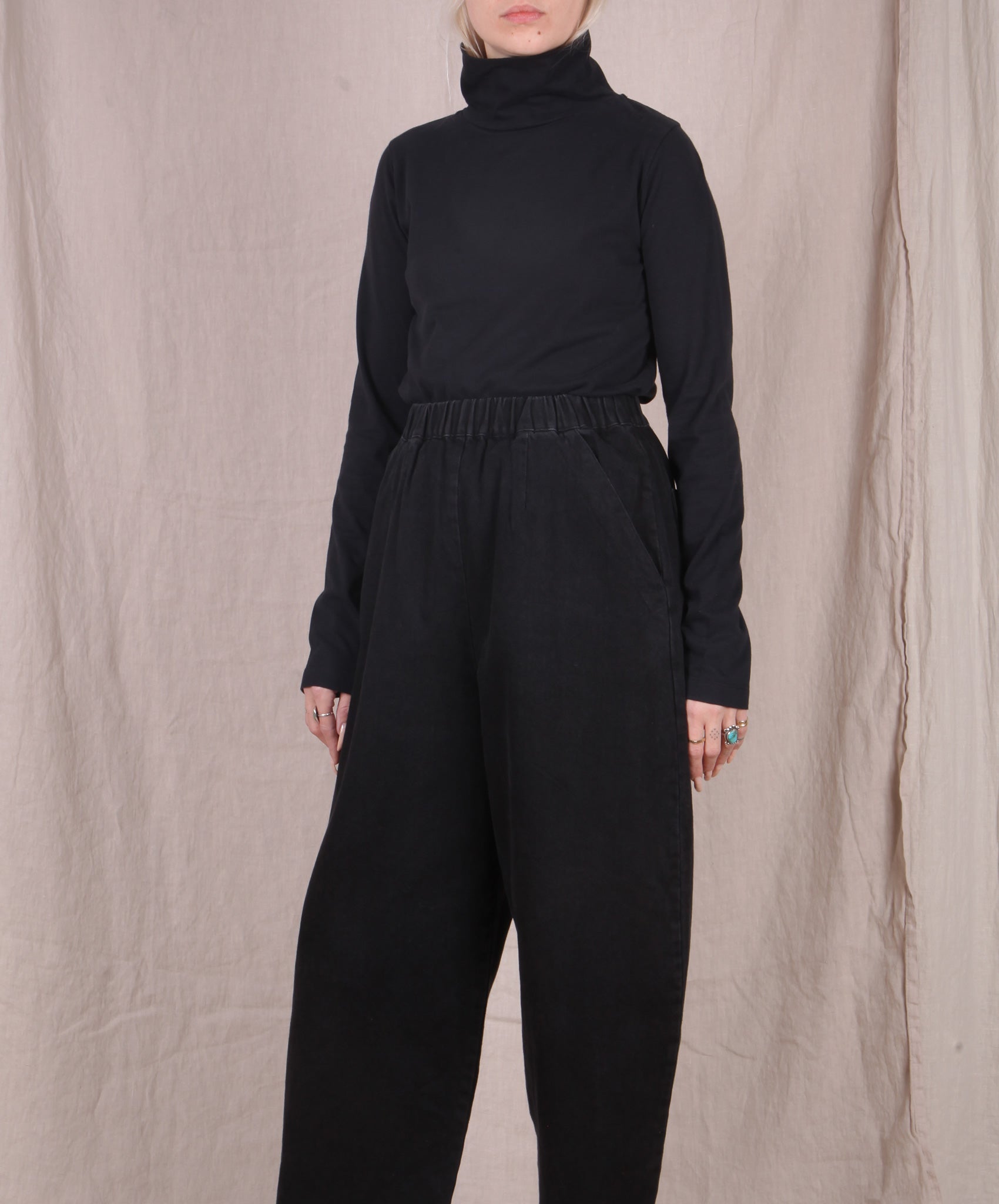 Beaumont Organic-Adelaide Mock Neck Top // Black