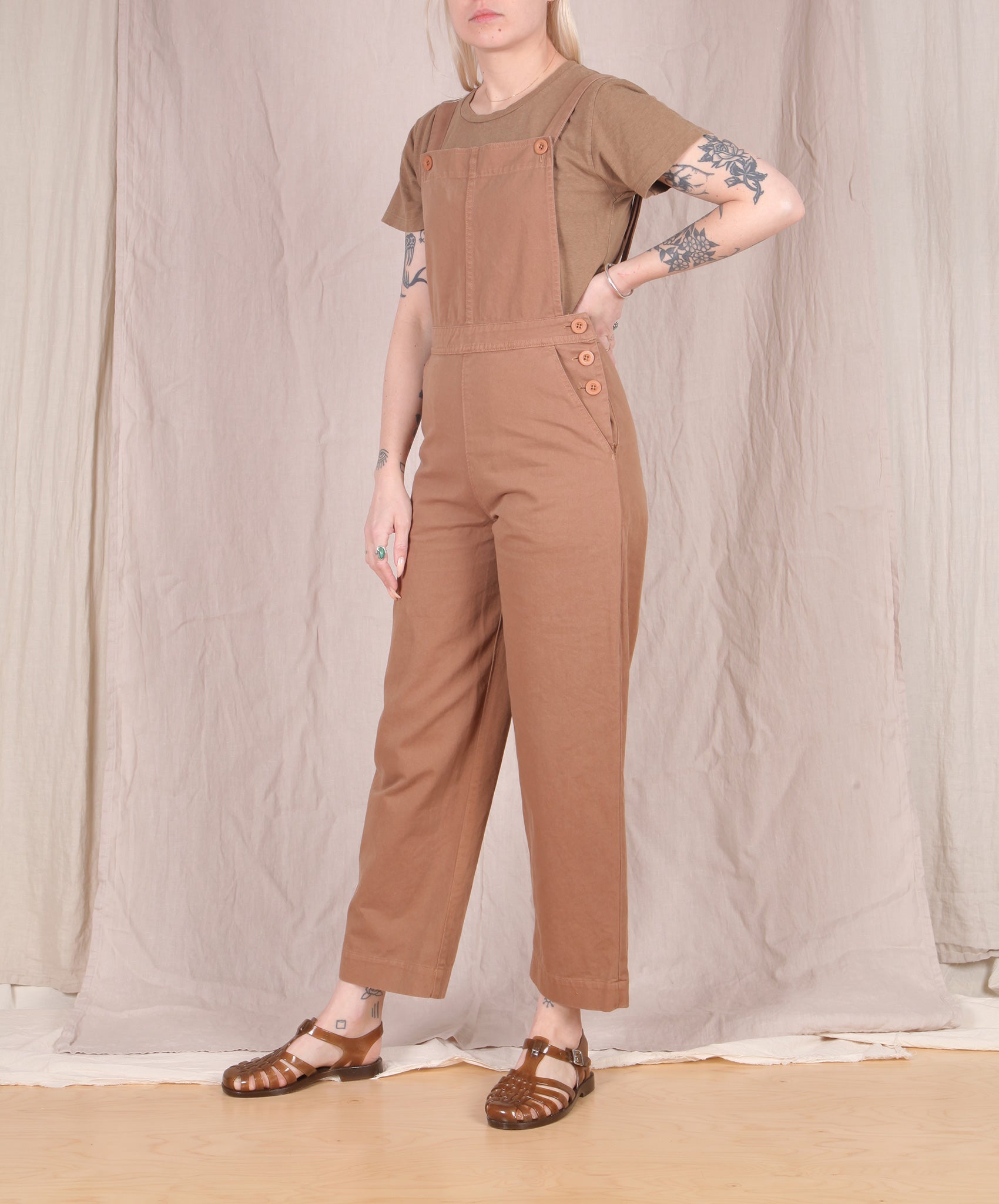 Ali Golden-Fitted Overall Jumper // Camel