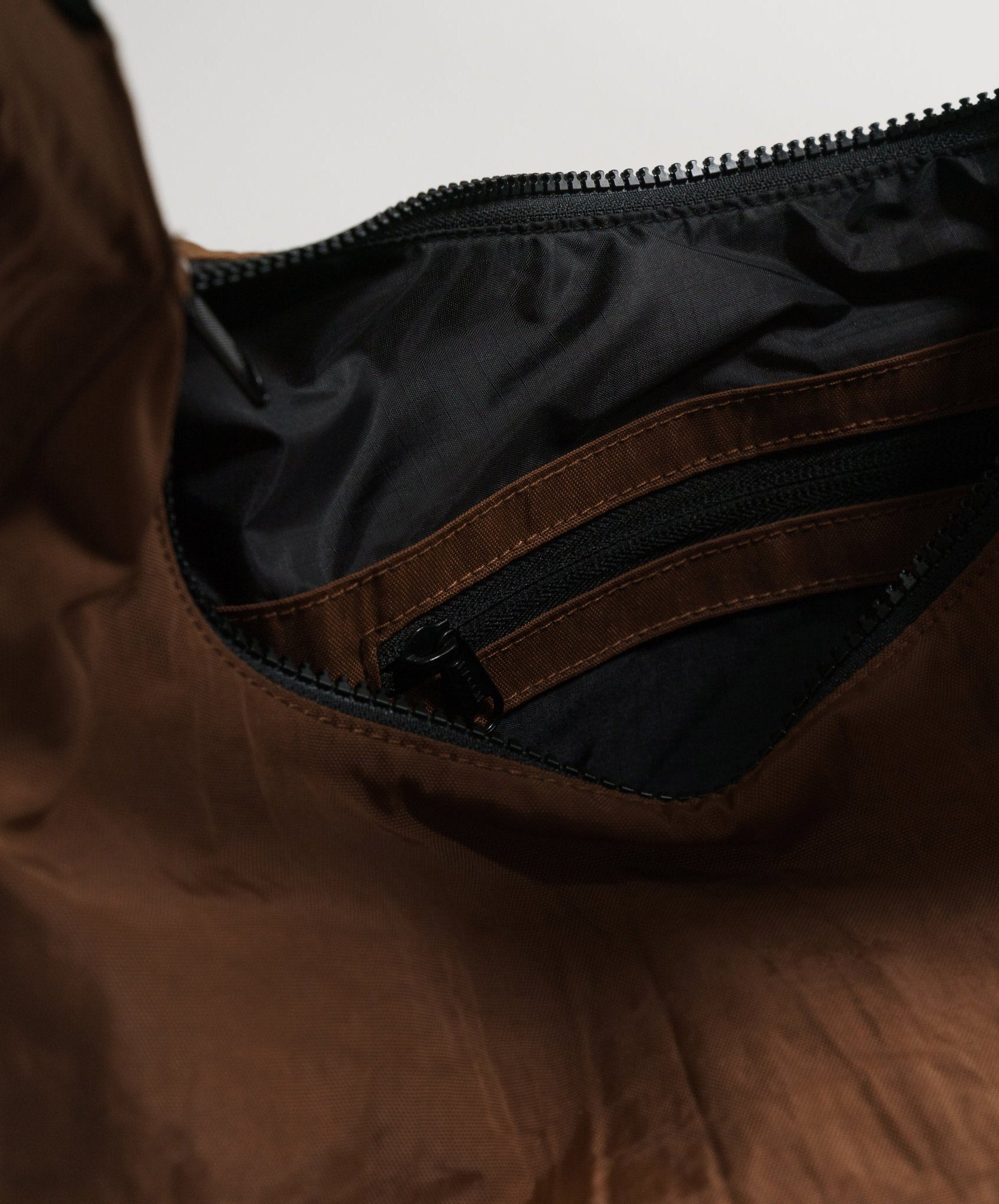 Baggu-Medium Nylon Crescent Bag // Brown