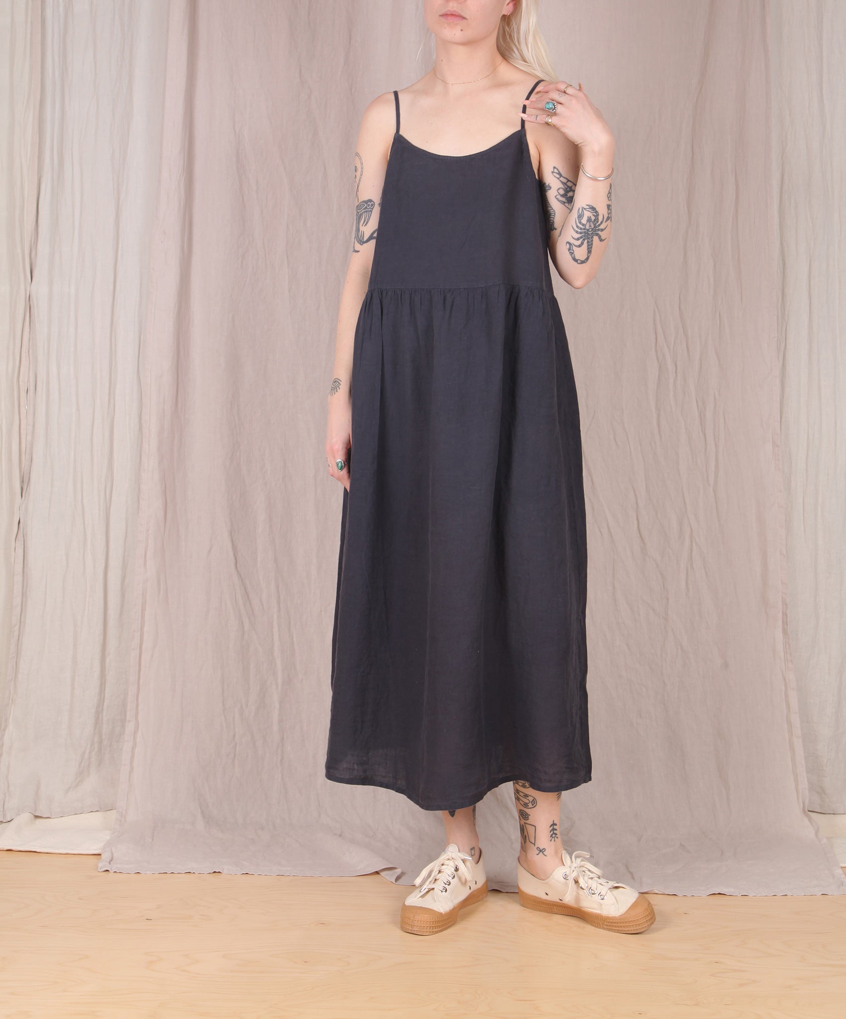 Hartford-Rovita Linen Dress // Graphite