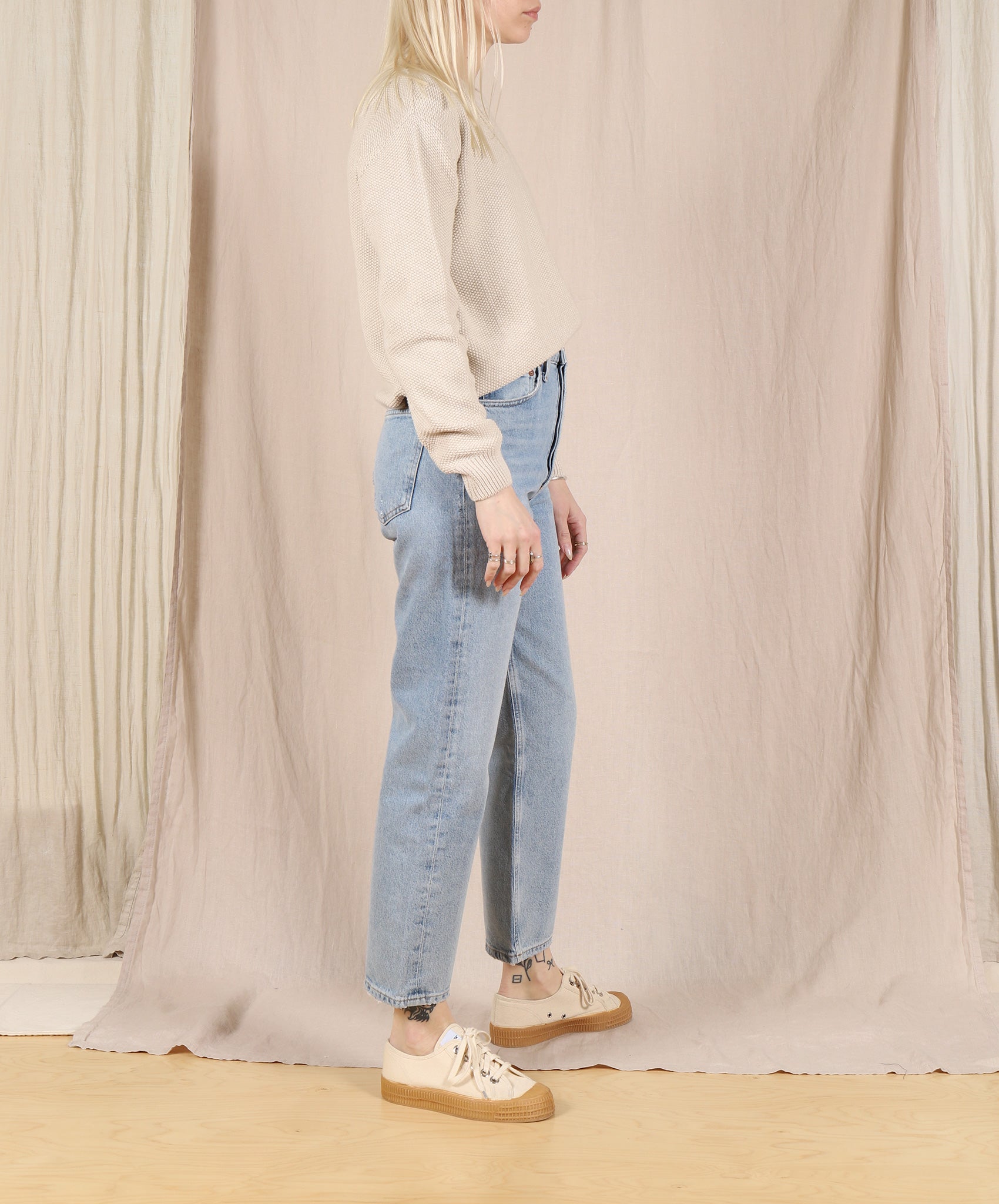 Kowtow- Escape Crew // Oat Melange