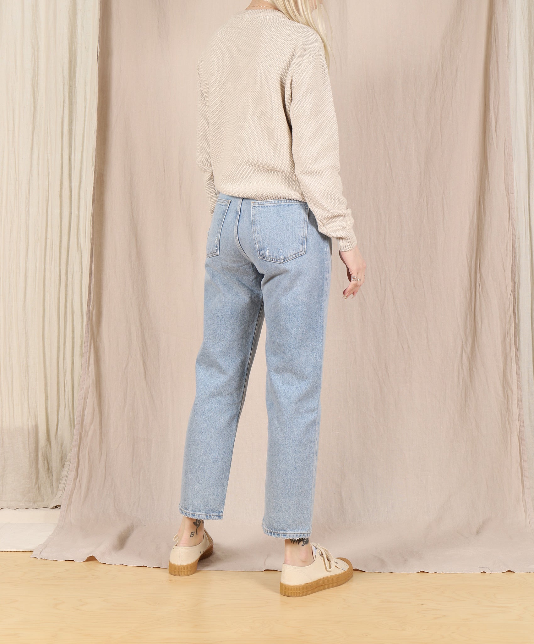 Kowtow- Escape Crew // Oat Melange