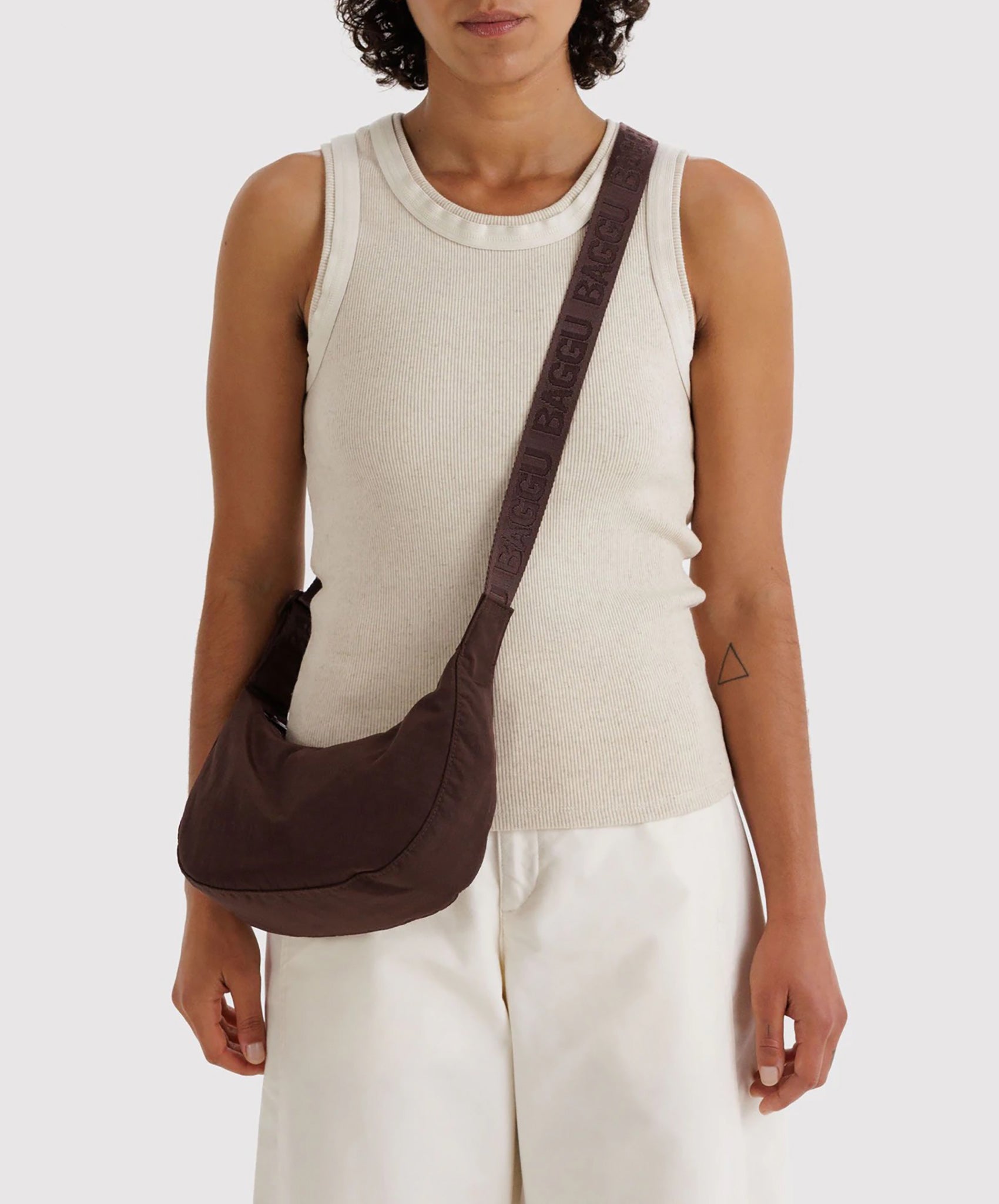 Baggu-Small Nylon Crescent Bag // Coffee