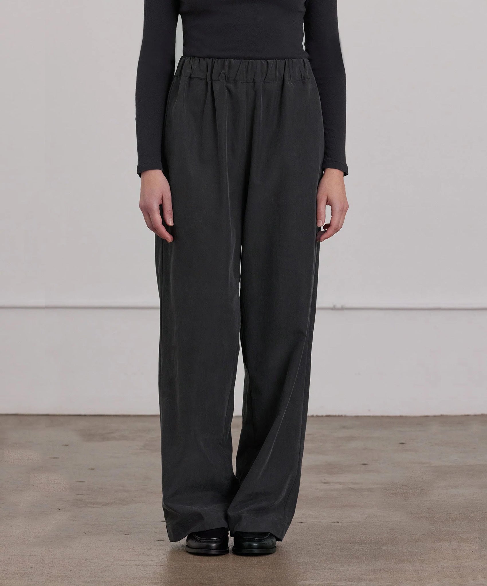 Black Crane-Straight Pant // Black