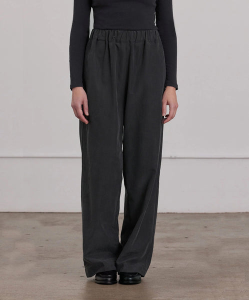 Black Crane-Straight Pant // Black