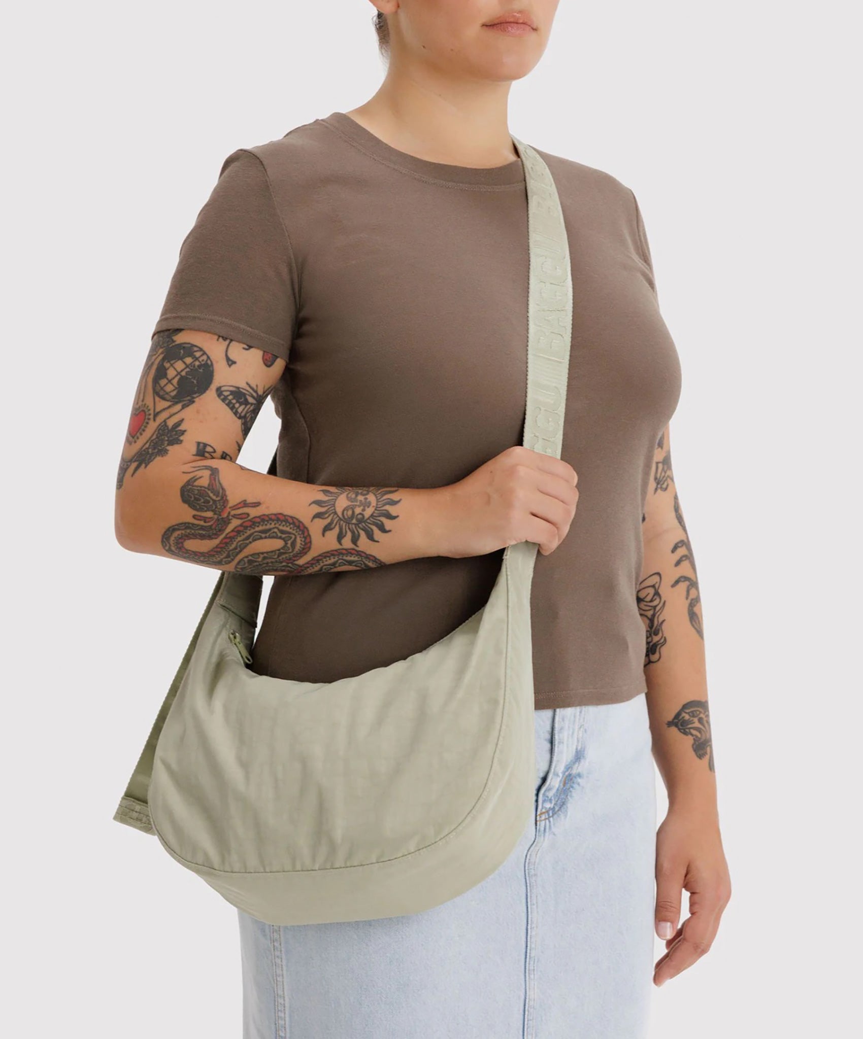 Baggu-Medium Nylon Crescent Bag // Celadon