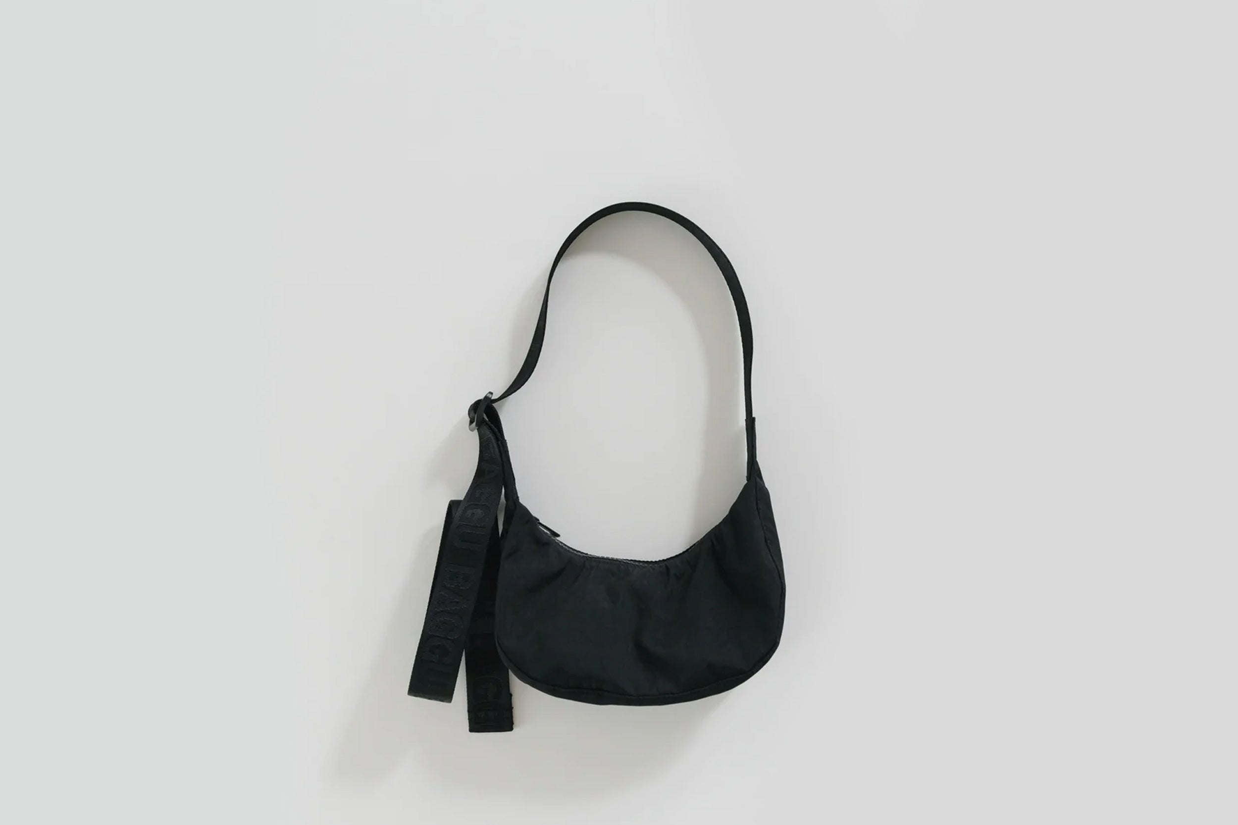 Medium Nylon Crescent Bag : Black - Baggu